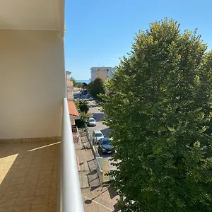 Hotel apartamentowy Columbia ***